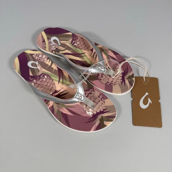 NWT OluKai Ho'opio Hau Beach Sandals Slip-on Silver/Pineapple Women Size 5 - Picture 2 of 6
